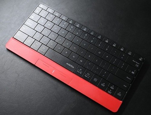 Mokibo - Smart Keyboard with Touchpad in Keys (black panel)