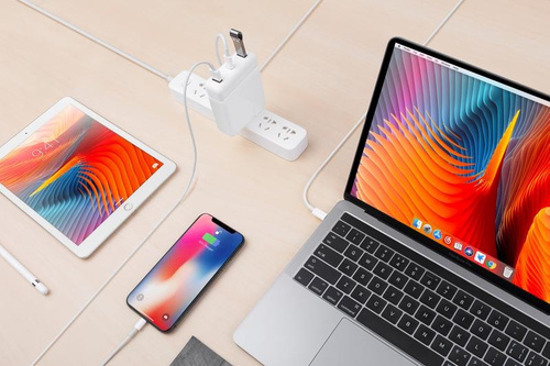 HyperDrive USB-C Hub for 13" MacBook Pro 61W Power Adapter