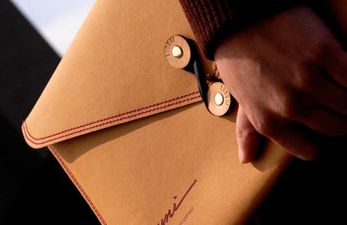 Etui na iPad 2/3/4 - Non Kraft Paper (brązowy - zielony filc w środku)